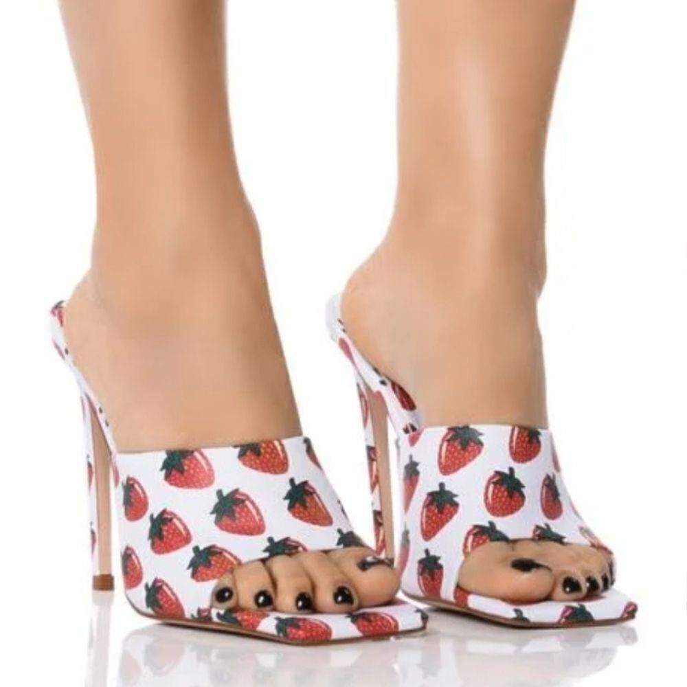 AZALEA WANG Strawberry Mule Sandal NIB